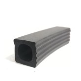 E555